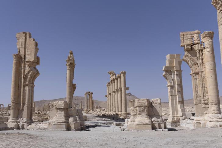 Les ruines de l'Arc monumental de Palmyre après sa destruction